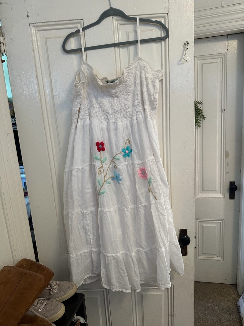 Vintage White Embroidered Floral Tiered Sundress size 2x super cute comes as is